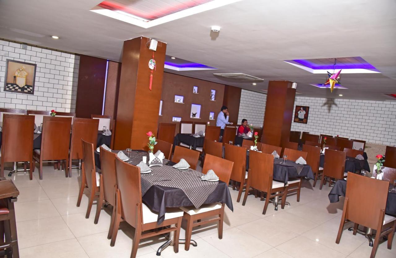 Hotel Amit International Bhilai Екстериор снимка