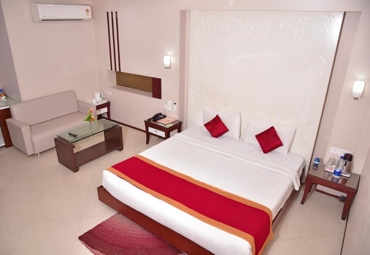 Hotel Amit International Bhilai Екстериор снимка