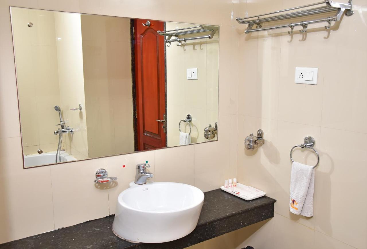 Hotel Amit International Bhilai Екстериор снимка